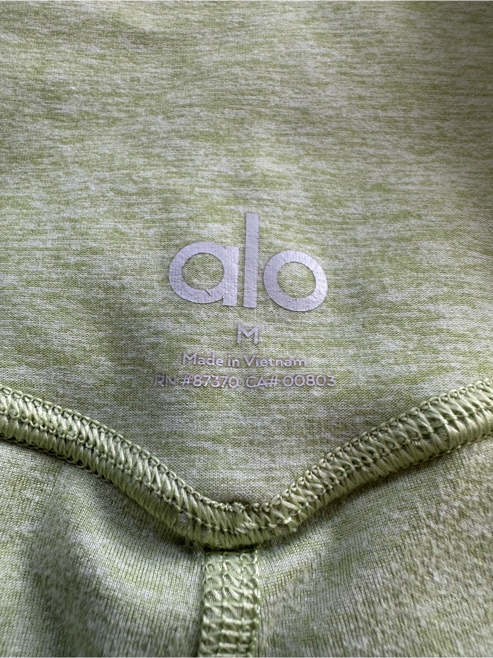 Alo | Alosoft High-Waist 7/8 Legging | Iced Green Tea Heather - Picture 3 of 6